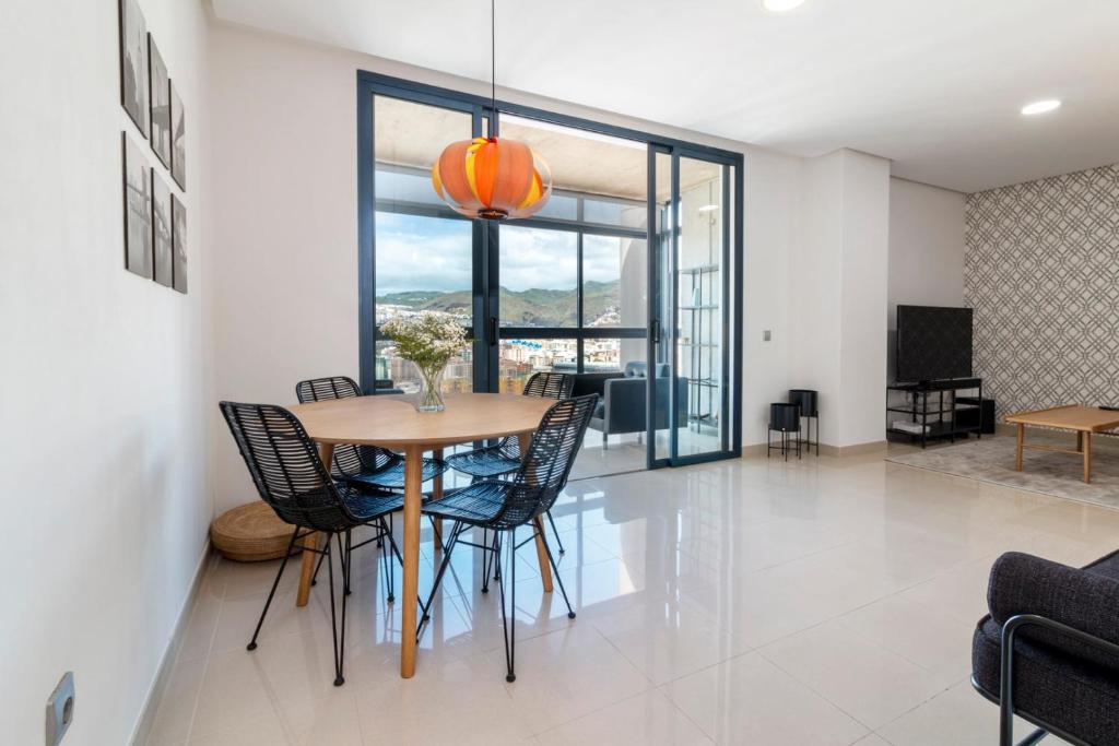 HomeForGuest NEW Modern Penthouse Apartment with panoramic views of Santa Cruz - 5