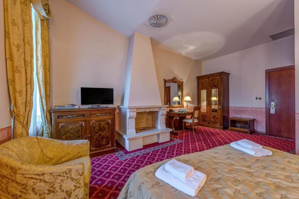 Alexios Luxury Hotel