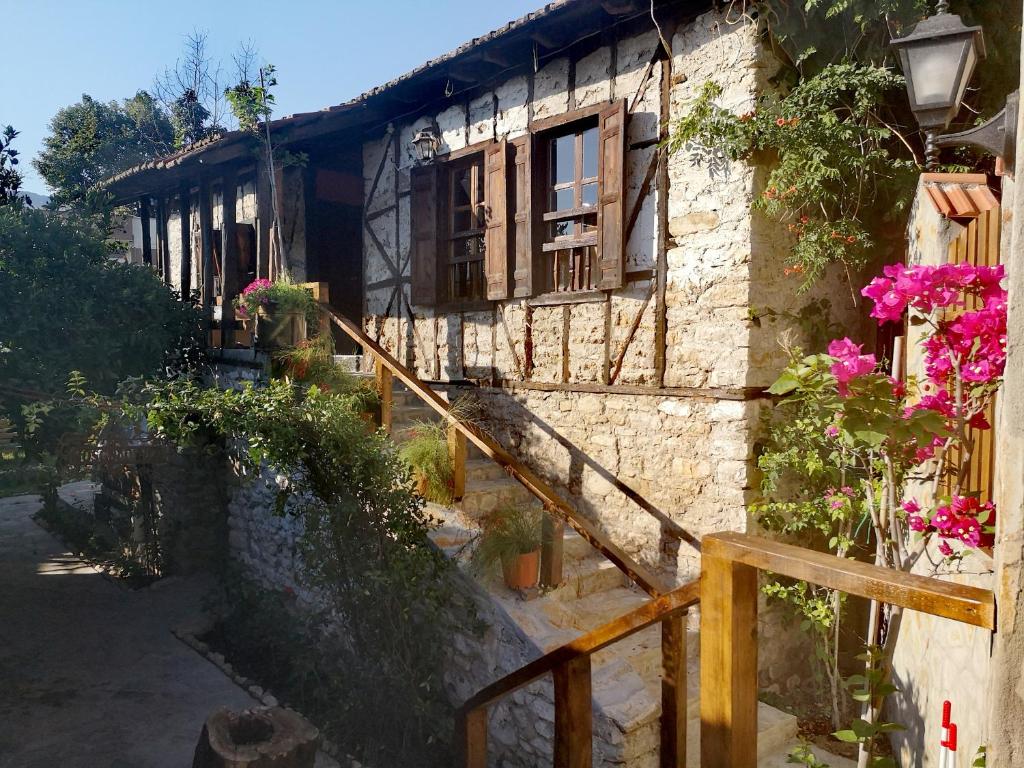Demeter Rose Stonehouse Pansion, Antalya