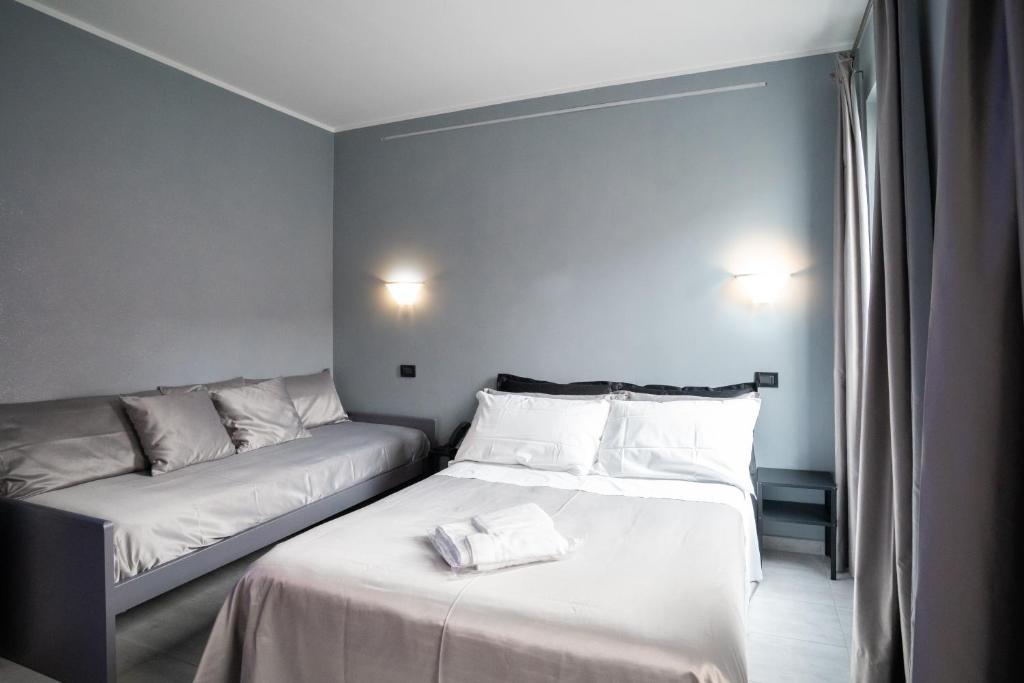J Hotel photo