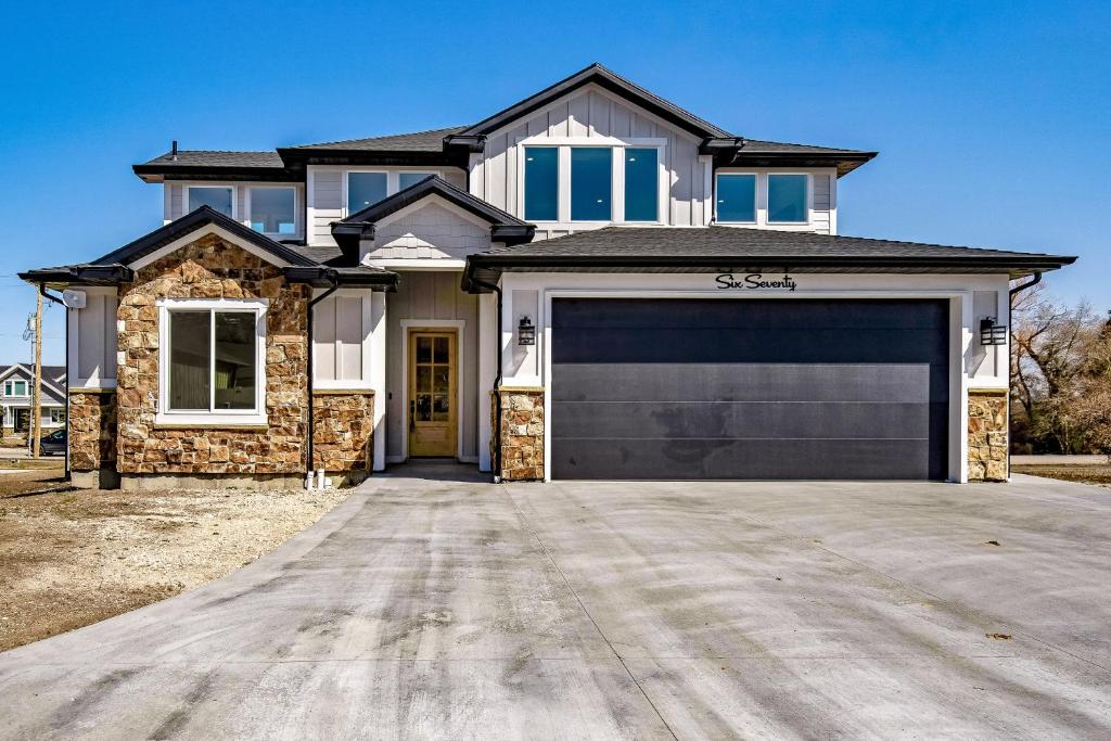 Marina View at Daisy Bay, Garden City