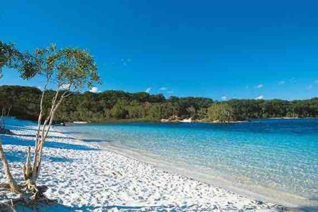 Hamptons Meets Hervey Bay In Upmarket Resort - Ocean Views photo