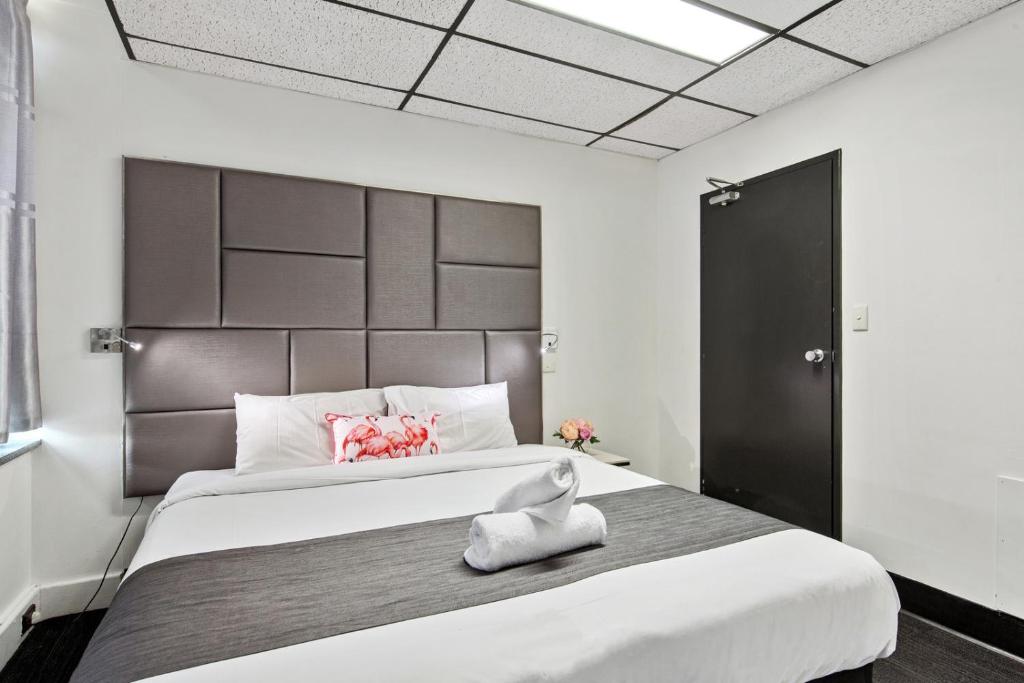 Cosmo on Bank, Adelaide