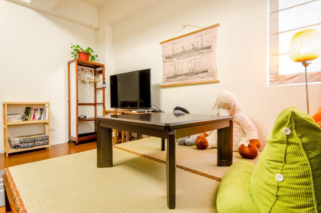 Shared lounge/TV area