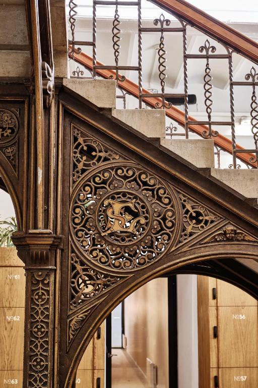 フロント・ロビー