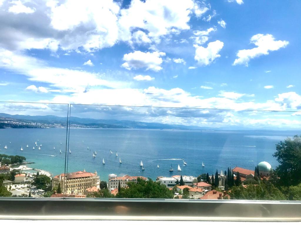 Pogled the View, Opatija