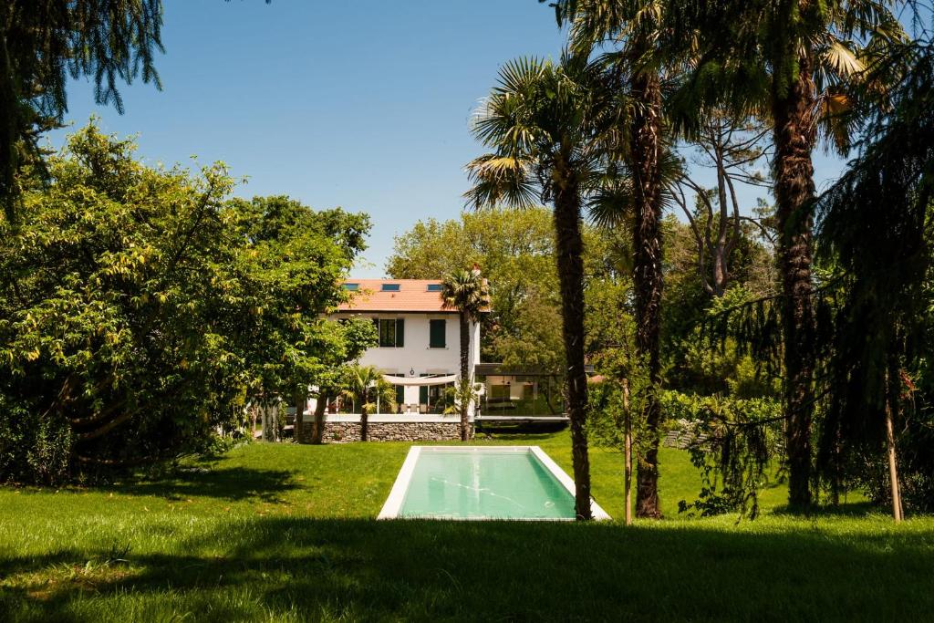 JOY Architect's villa with heated swimming pool and garden in Biarritz - 2