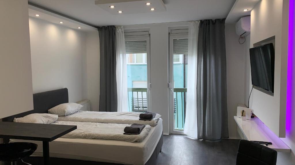 CENTRAL APARTMENT 2 - 4