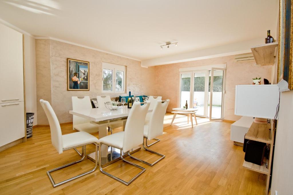 Lux Apartment "Lea" - 2
