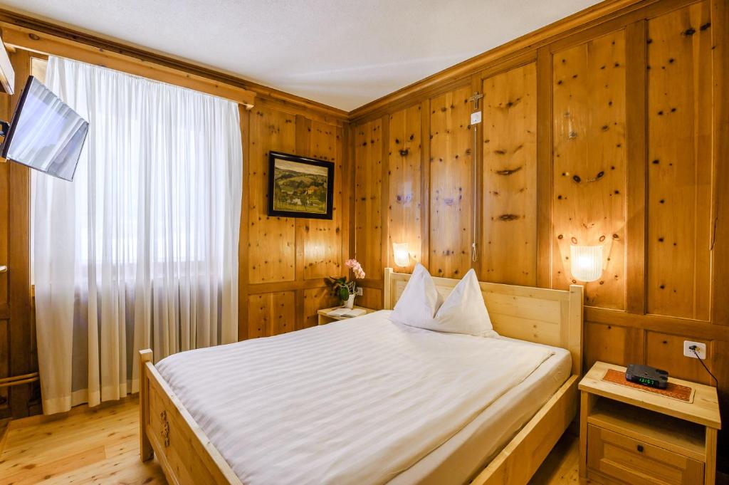 Hotel Centrale, Typically Swiss photo
