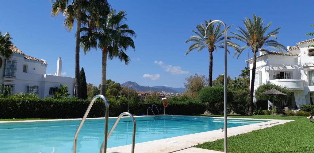 Marbella Holiday & Golf Garden Apartment - 5