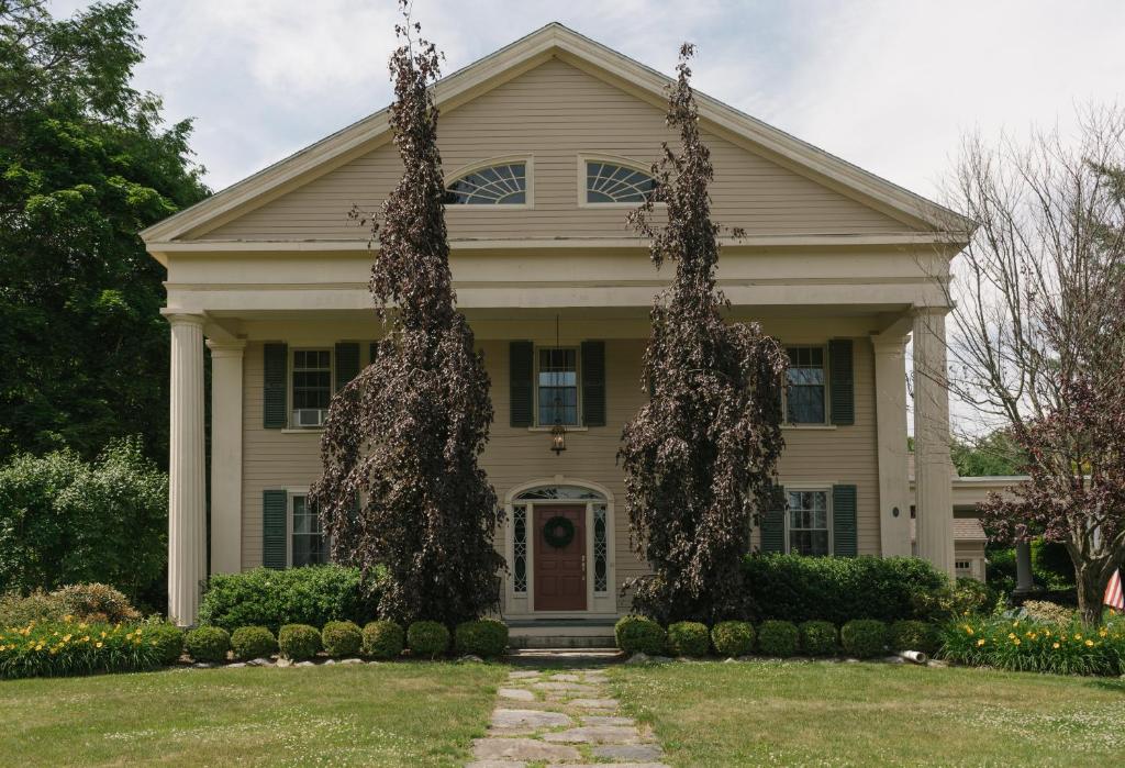 The Watson Boutique Bed and Breakfast — Hotel in Mystic (CT)