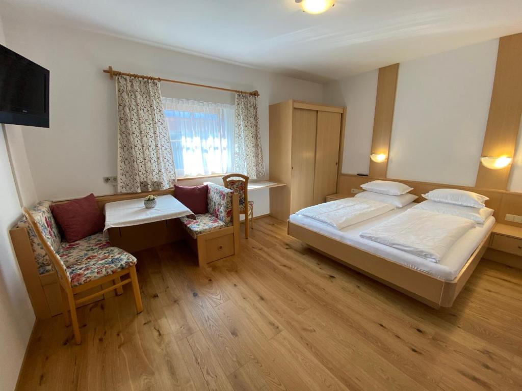 Farmstay Lindnerhof Apartments & Rooms - 3
