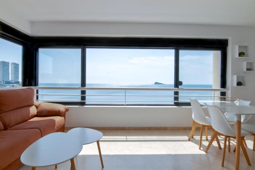 Luminoso Apartamento en Primera Línea de Playa - 1