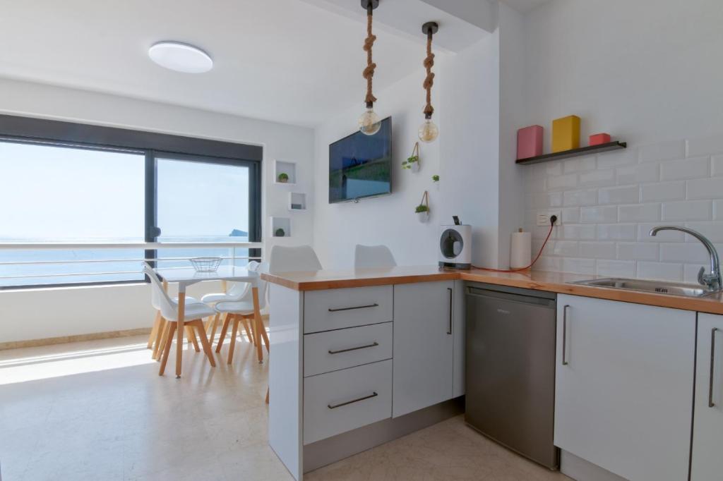 Luminoso Apartamento en Primera Línea de Playa - 2