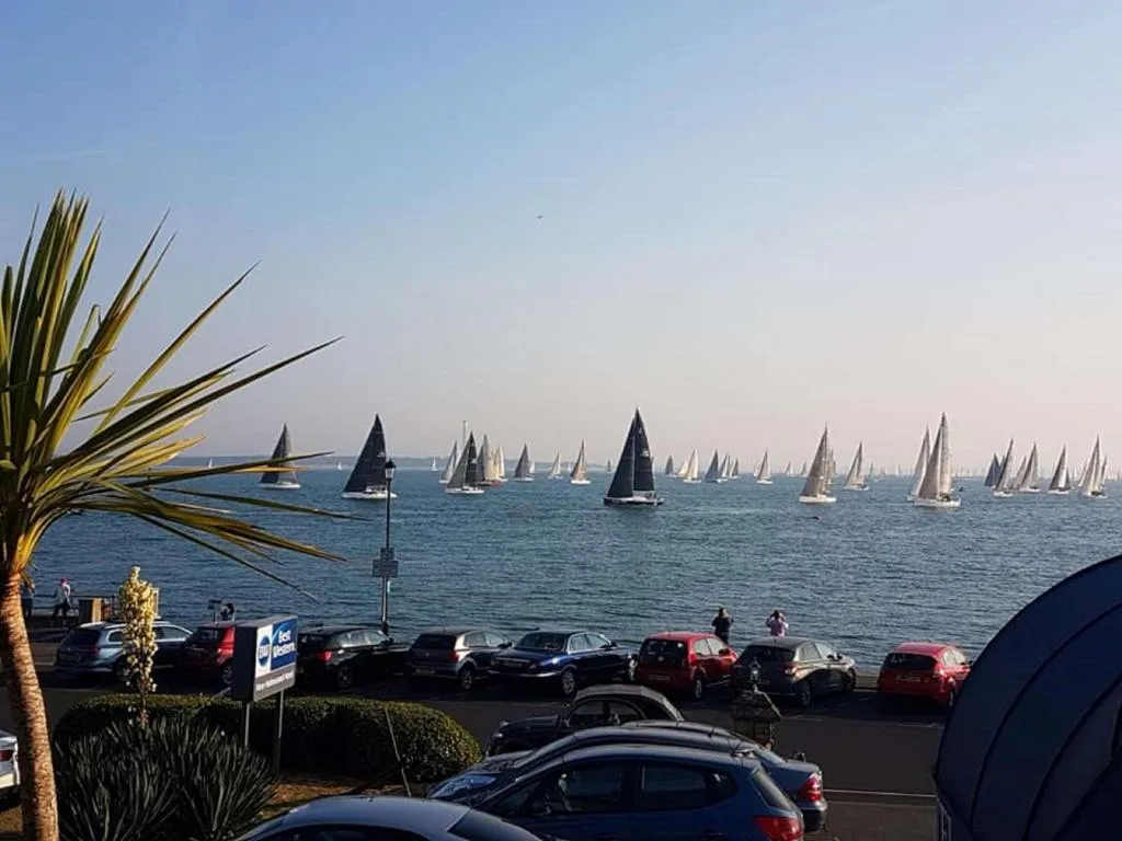 BEST WESTERN New Holmwood Hotel, Hotel in Cowes