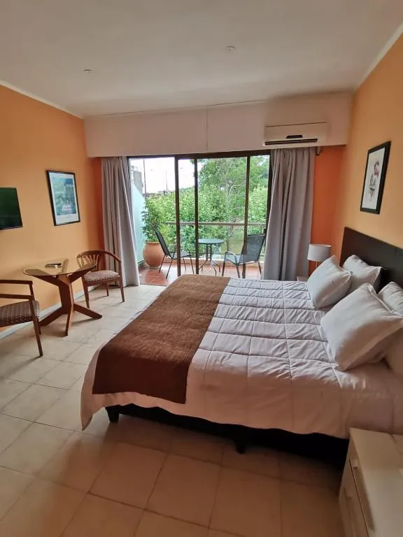Nuevo Hotel Plaza, hotel in Minas