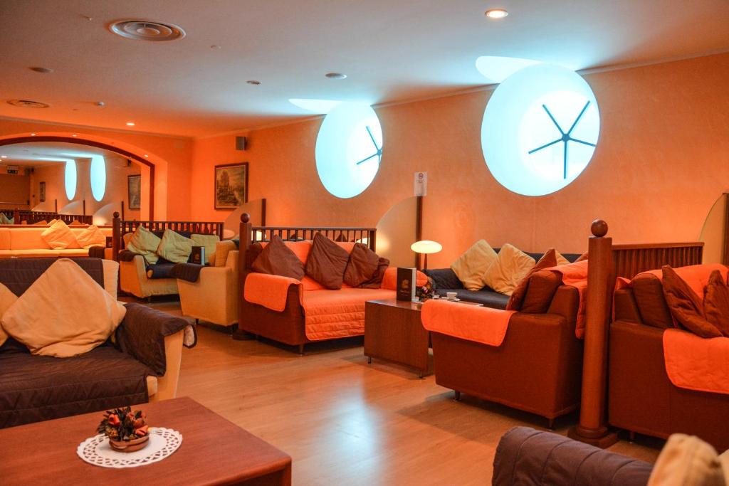 Hotel Florida — Restaurant & bars in Limone sul Garda, Lombardy