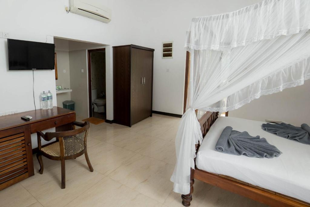 Hotel Neptune Bay unawatuna beach photo