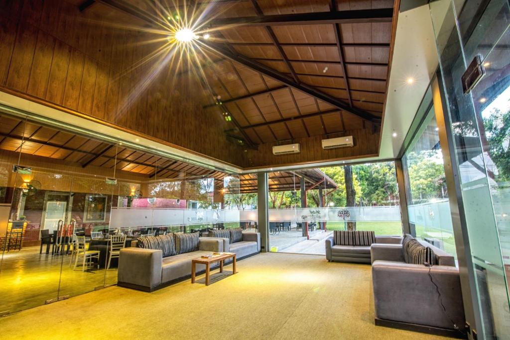 Hotel Mahanuge photo