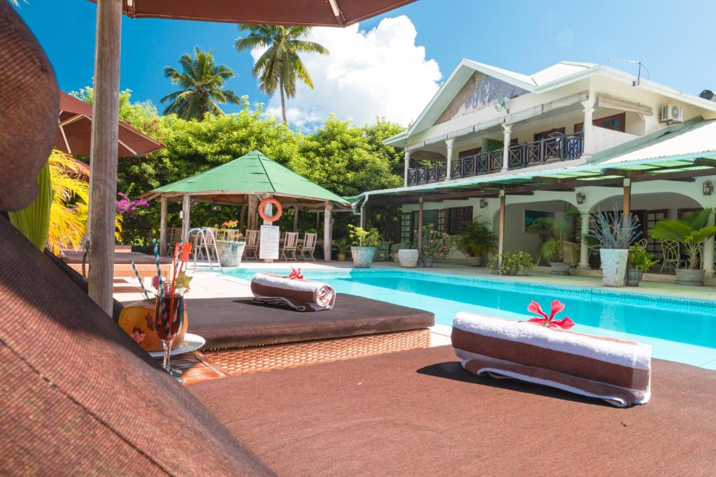 ヴィラ ドゥ サーフ セーシェル (Villa De Cerf Seychelles) 外観