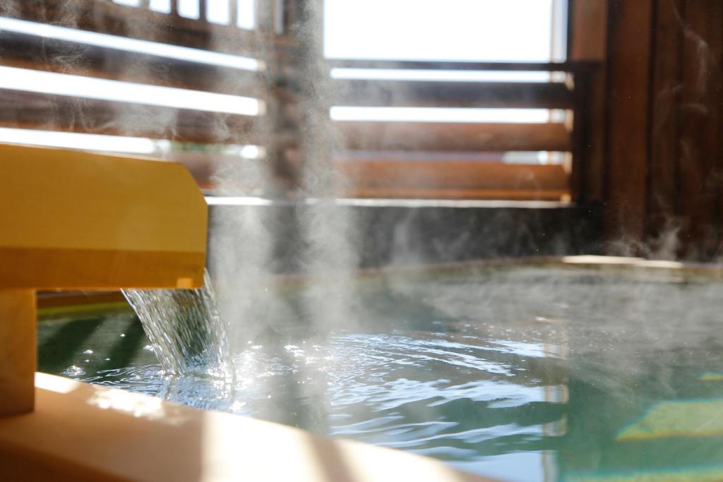 Hot spring bath