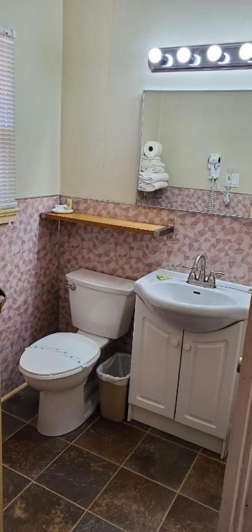 Pinewood Inn photo