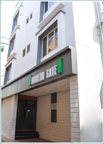Modern Gate