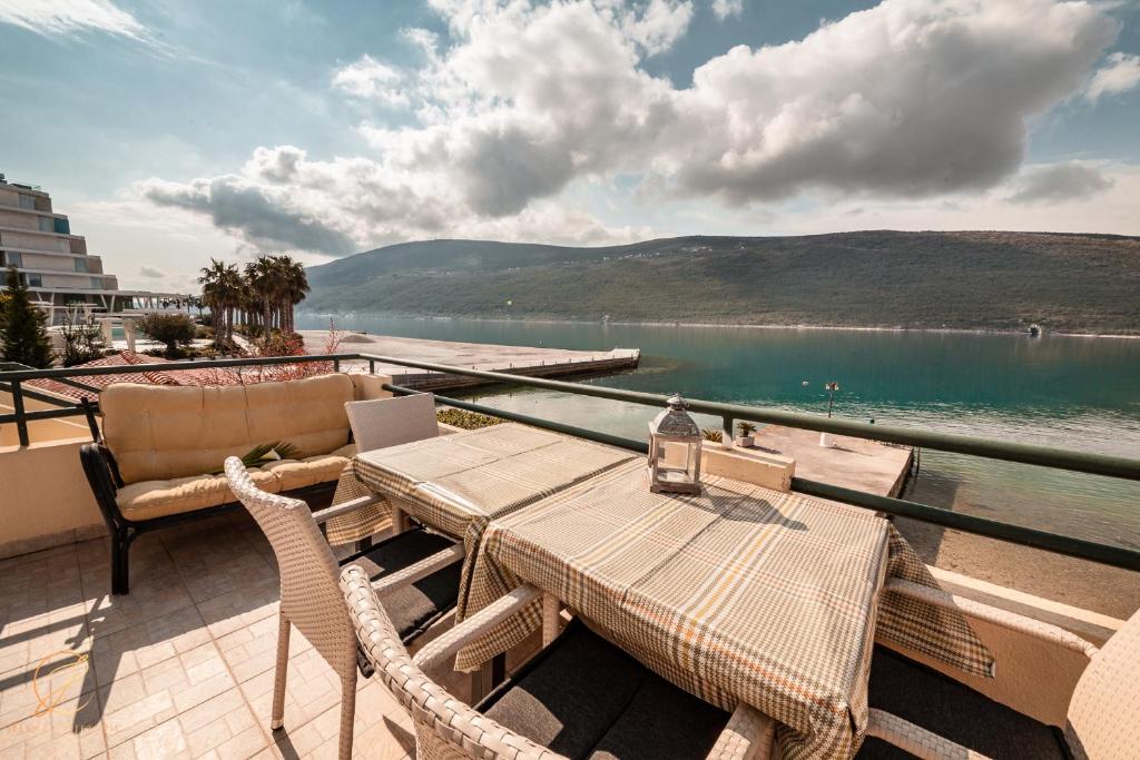 Apartments Batricevic — Hotel in Herceg Novi