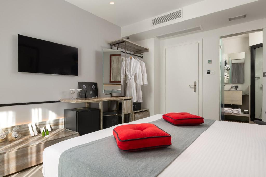 Elakati Luxury Boutique Hotel - Adults Only — Hotel rooms in Rhodes Town, South Aegean