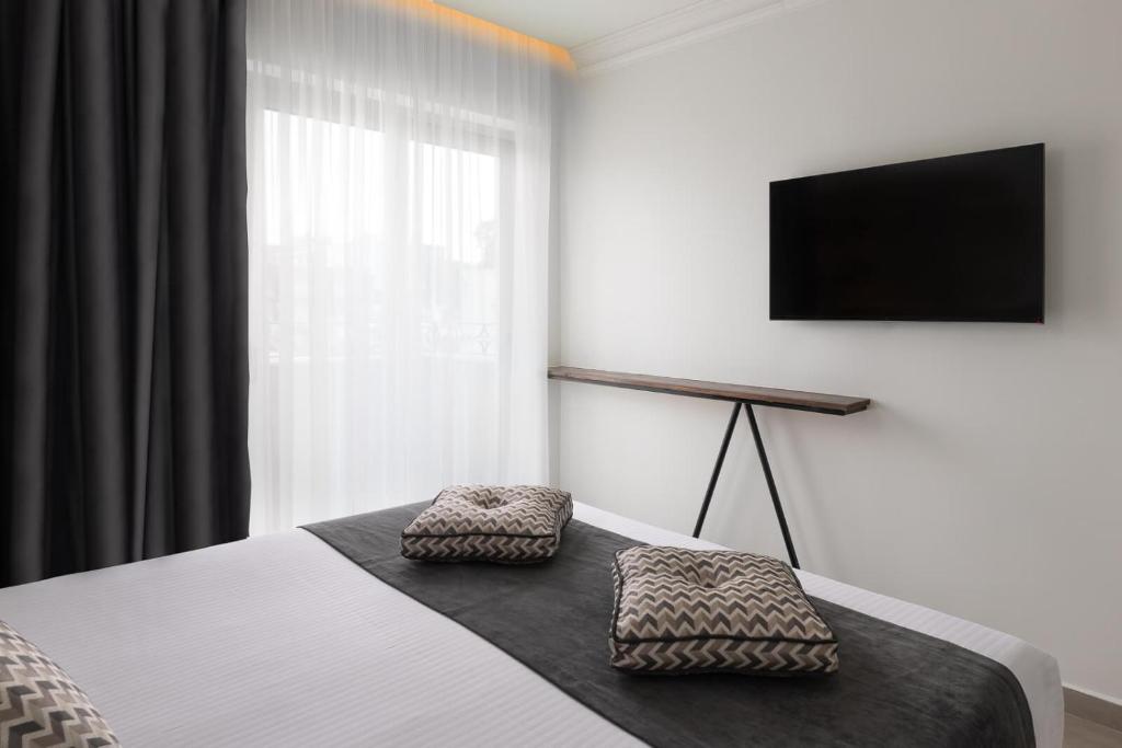 Elakati Luxury Boutique Hotel - Adults Only — Hotel rooms in Rhodes Town, South Aegean