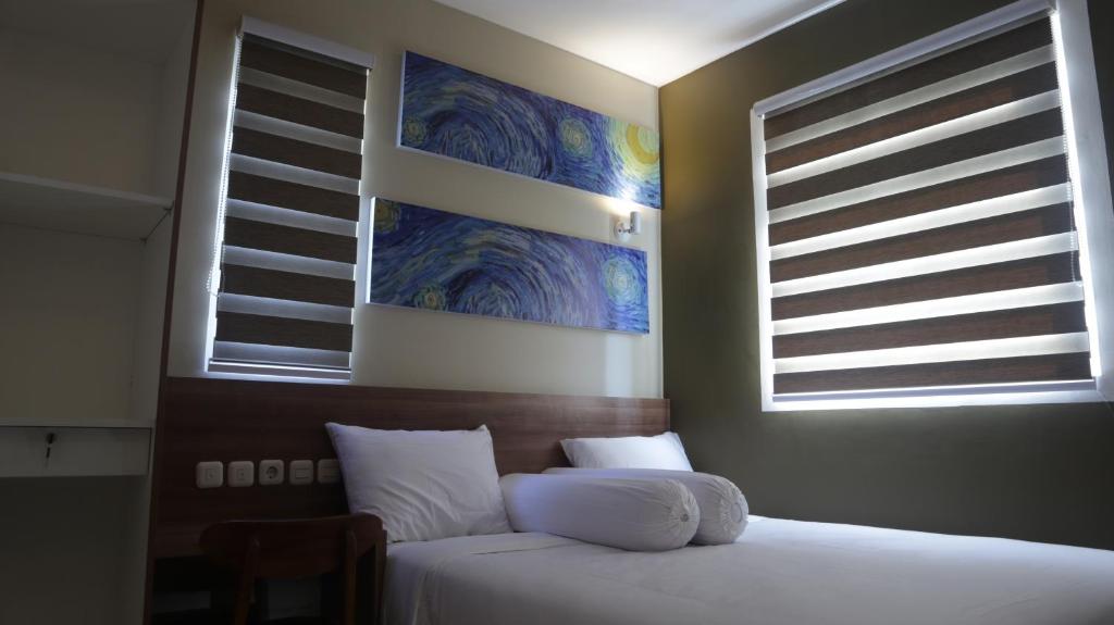 DJURAGAN KAMAR SLIPI photo