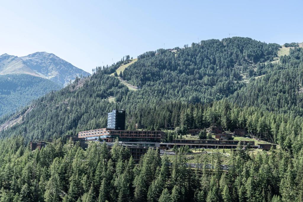 Gradonna Mountain Resort Chalets & Hotel - 2