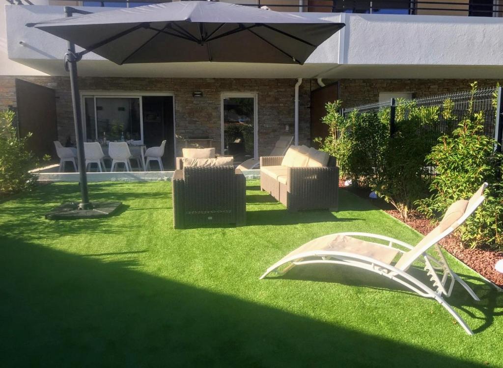 Moderne T2 avec garage ,très calme avec jardin privé et piscine, à 400m du centre ville et des plages, WIFI remise supplémentaire de 10 pourcent pour une location à la semaine - 4