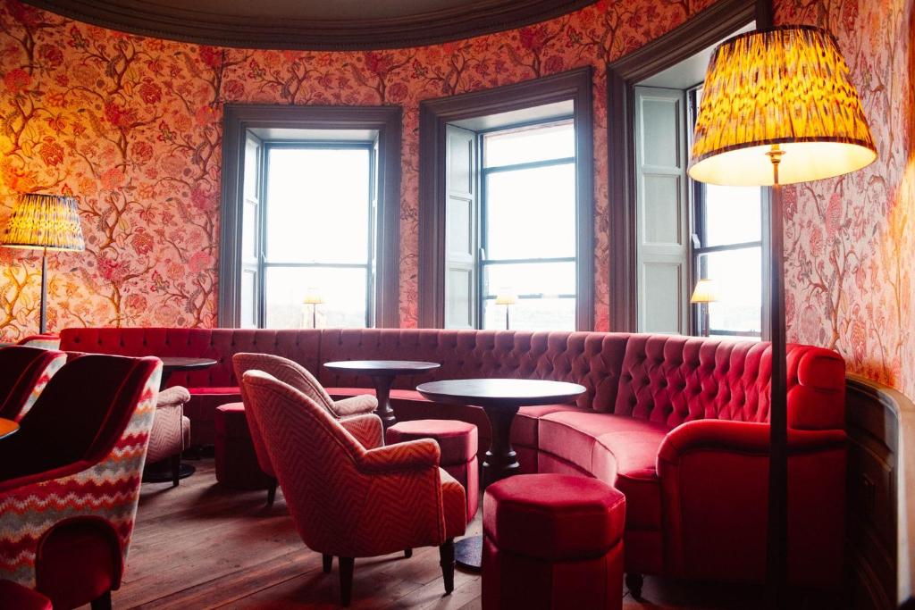 Lobby, Glasson Lakehouse in Athlone