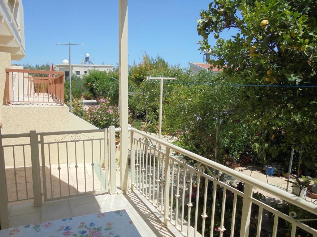 Niki Court Holiday Apartments photo