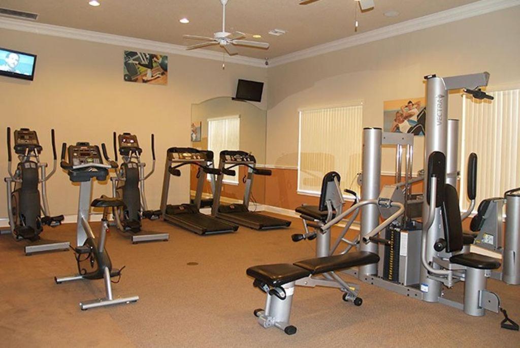 Share villa with other guests All bedrooms private Except Dorm room has 2 MALE roommates FEMALES tak photo