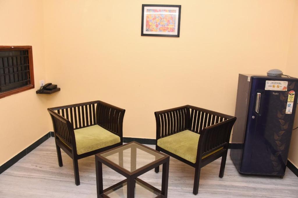 Aishwaryam Deshna Service Apartment Ambattur Chennai photo