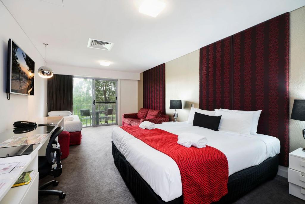 City Golf Club Motel photo