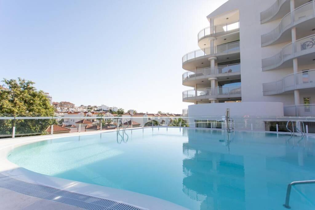 2 bedroom Luxury apartment in Benalmádena - 3