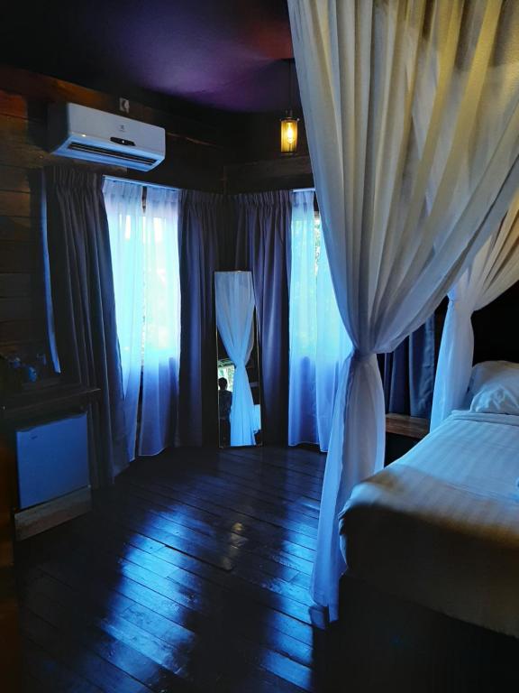 Utan Teluk Nipah photo