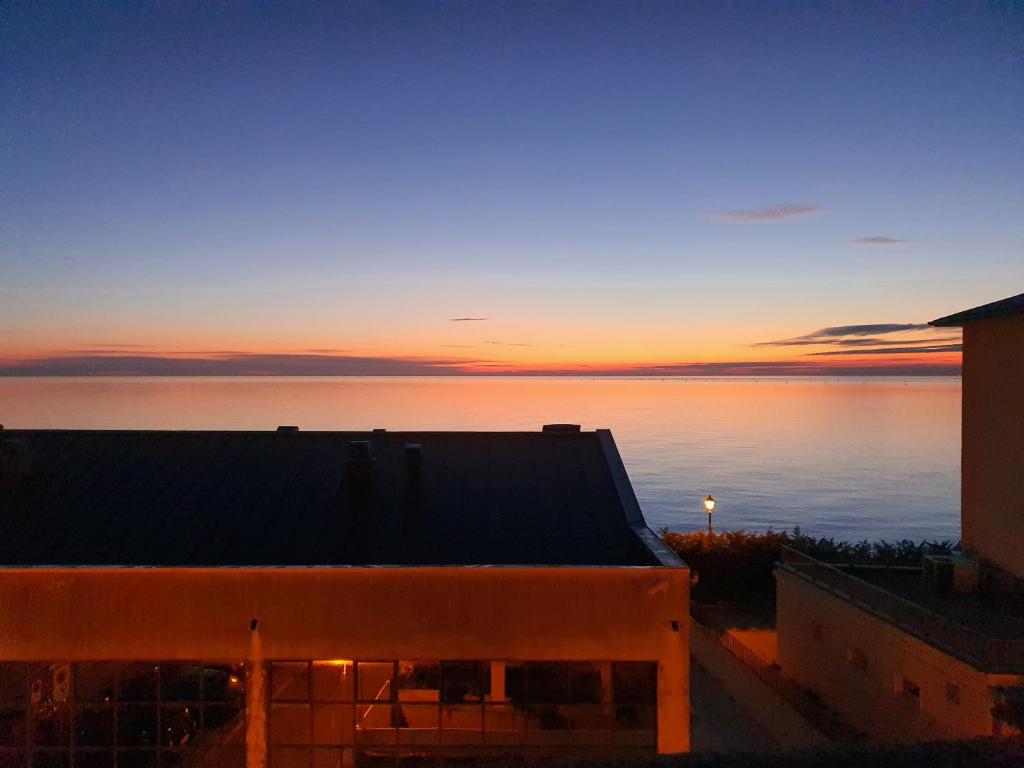 Hotel Antares의 깨끗하고 아늑한 객실 내부