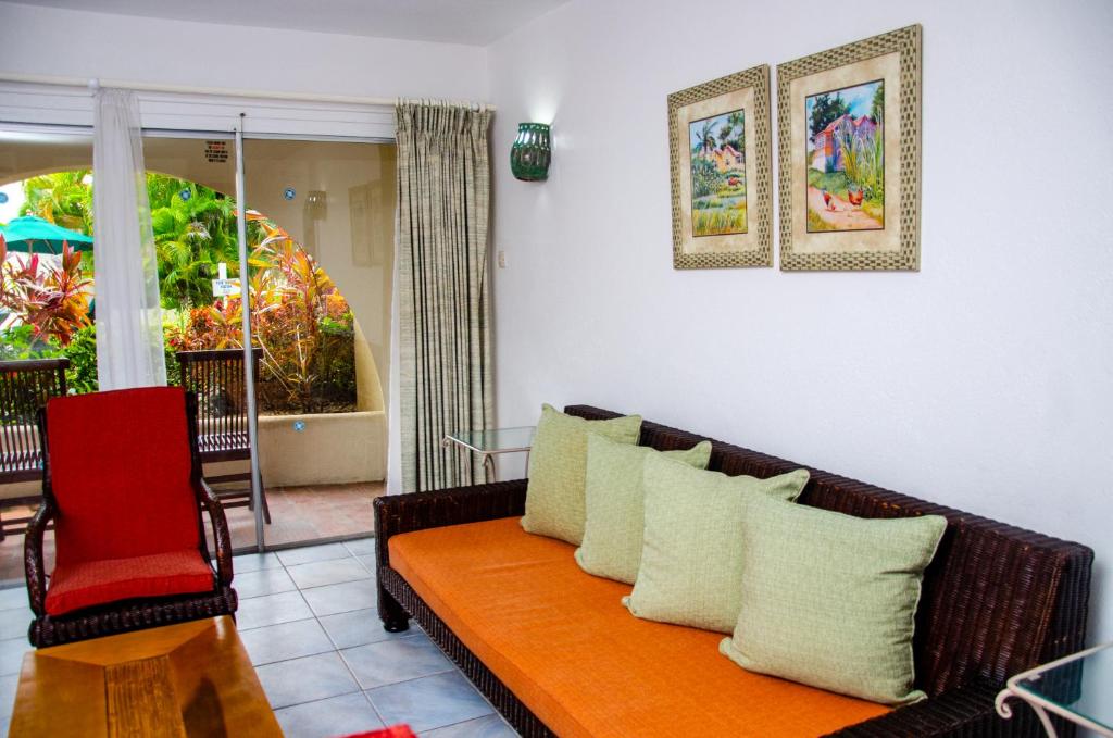 Standard Pool View Room