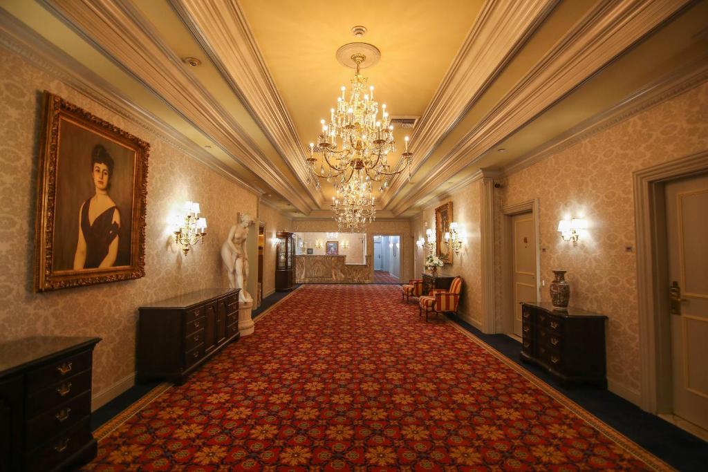 The Bristol Hotel Campbell San Jose photo