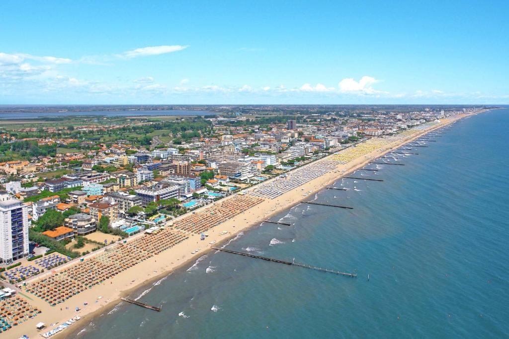 Hotel Cesare Augustus — Beach in Jesolo, Veneto