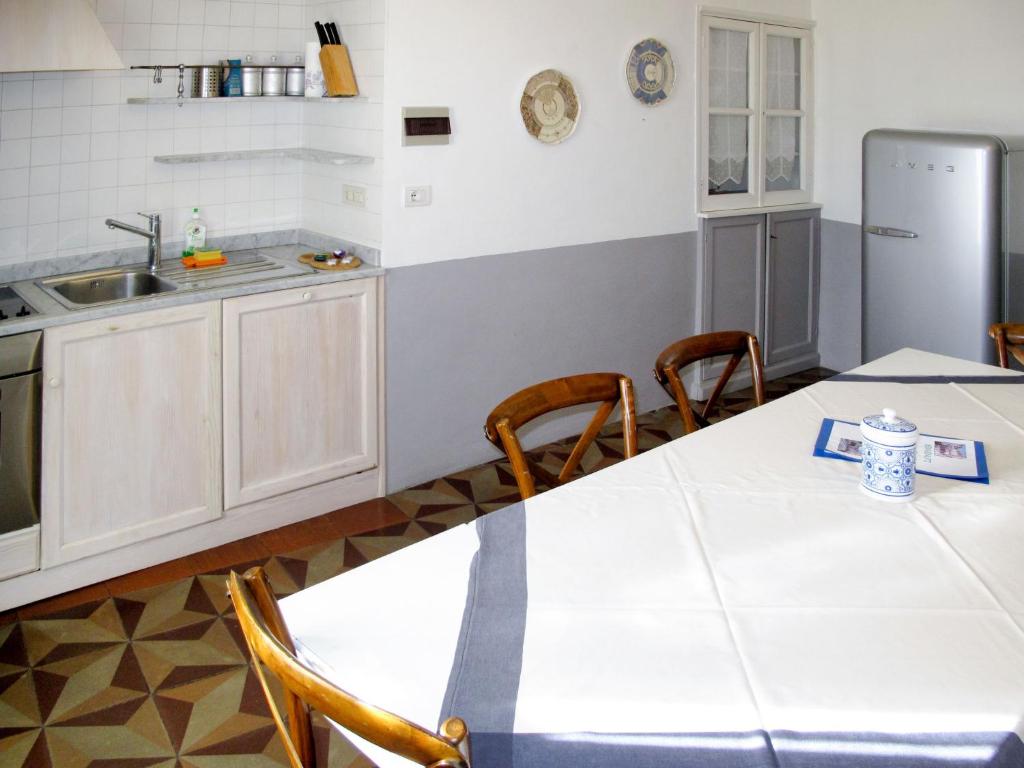Apartment Ginevra - FLG209 by Interhome - 5