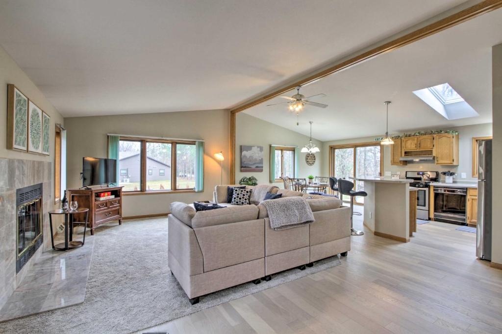 Lake Arrowhead Getaway with Beach and Pool Access