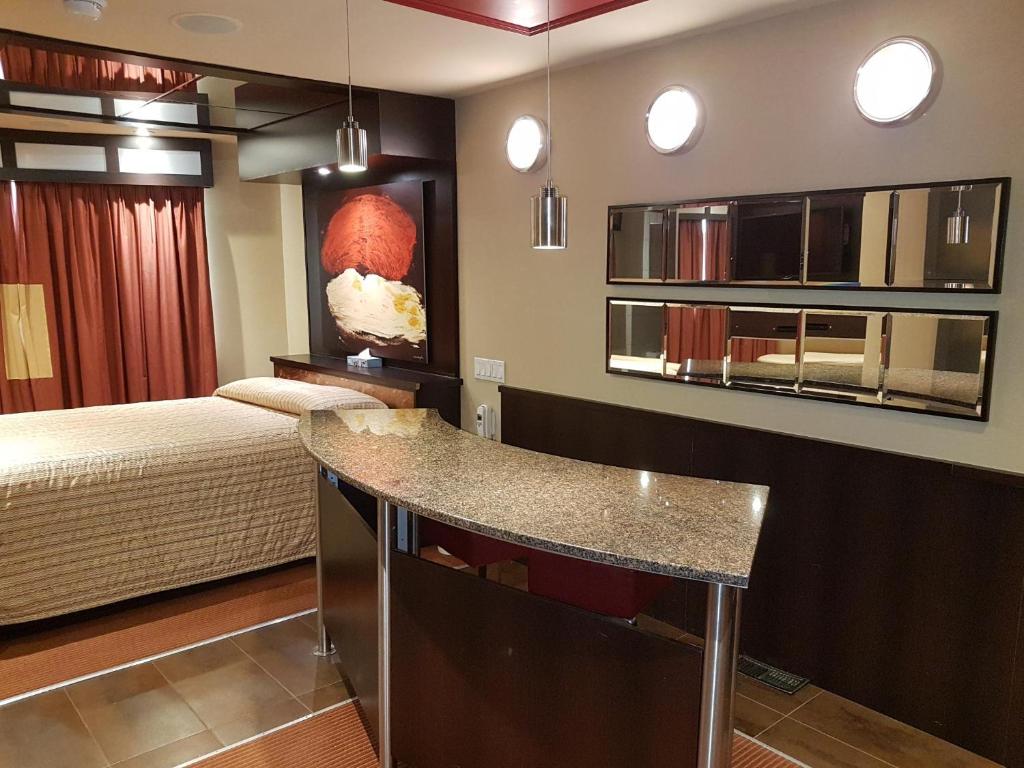 Le Chabrol Hotel & Suites photo