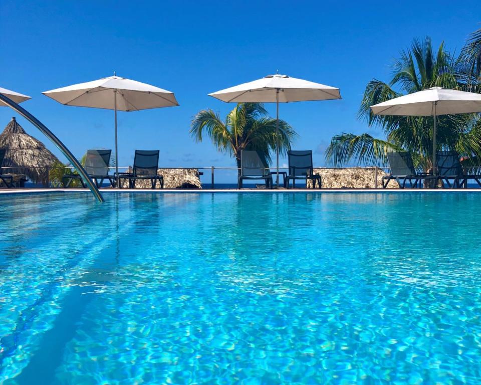 อวีลา บีช โฮเต็ล (Avila Beach Hotel)