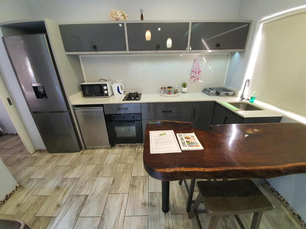 Guest house on Gillian Unit 1 photo